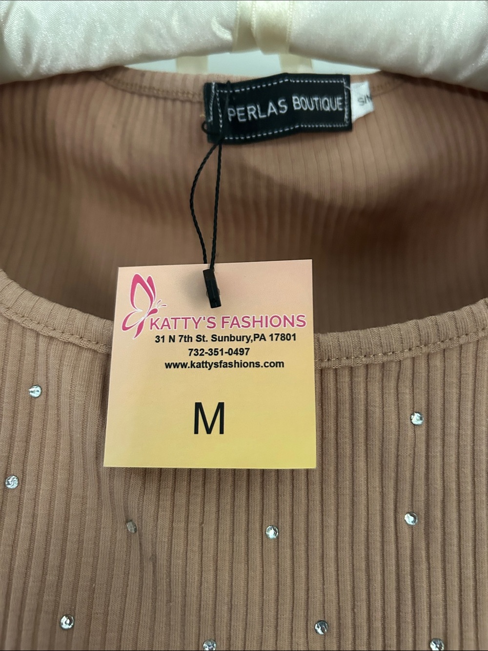 Peach Ribbed Crop Top with Scalloped Hem - Picture 2 of 3